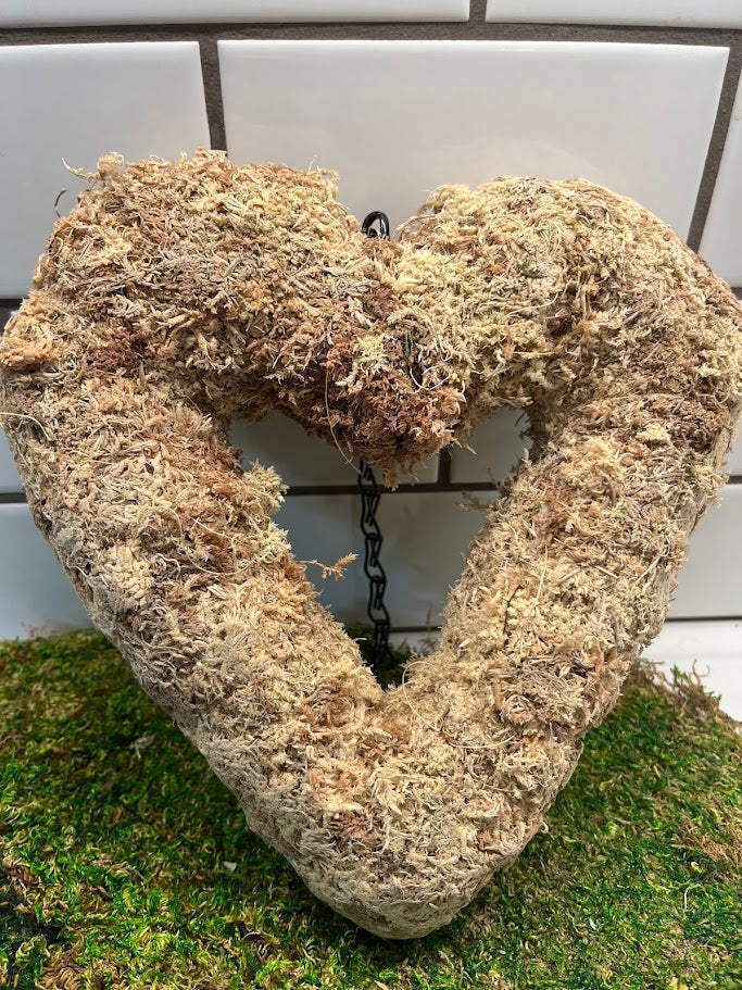 moss wreath for succulents Living Wreath, Heart
