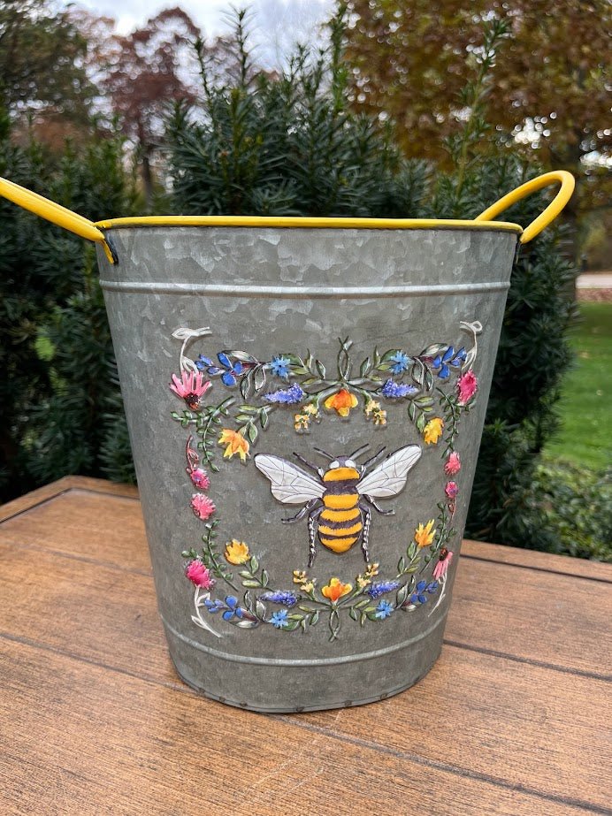 bee pot planter Ddi 11.42 in. Backyard Expressions Honey Bee Metal Planter