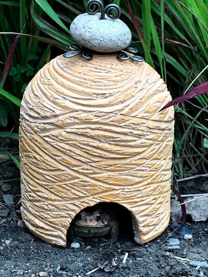 Ceramic Toad House - Garden Outside The Box